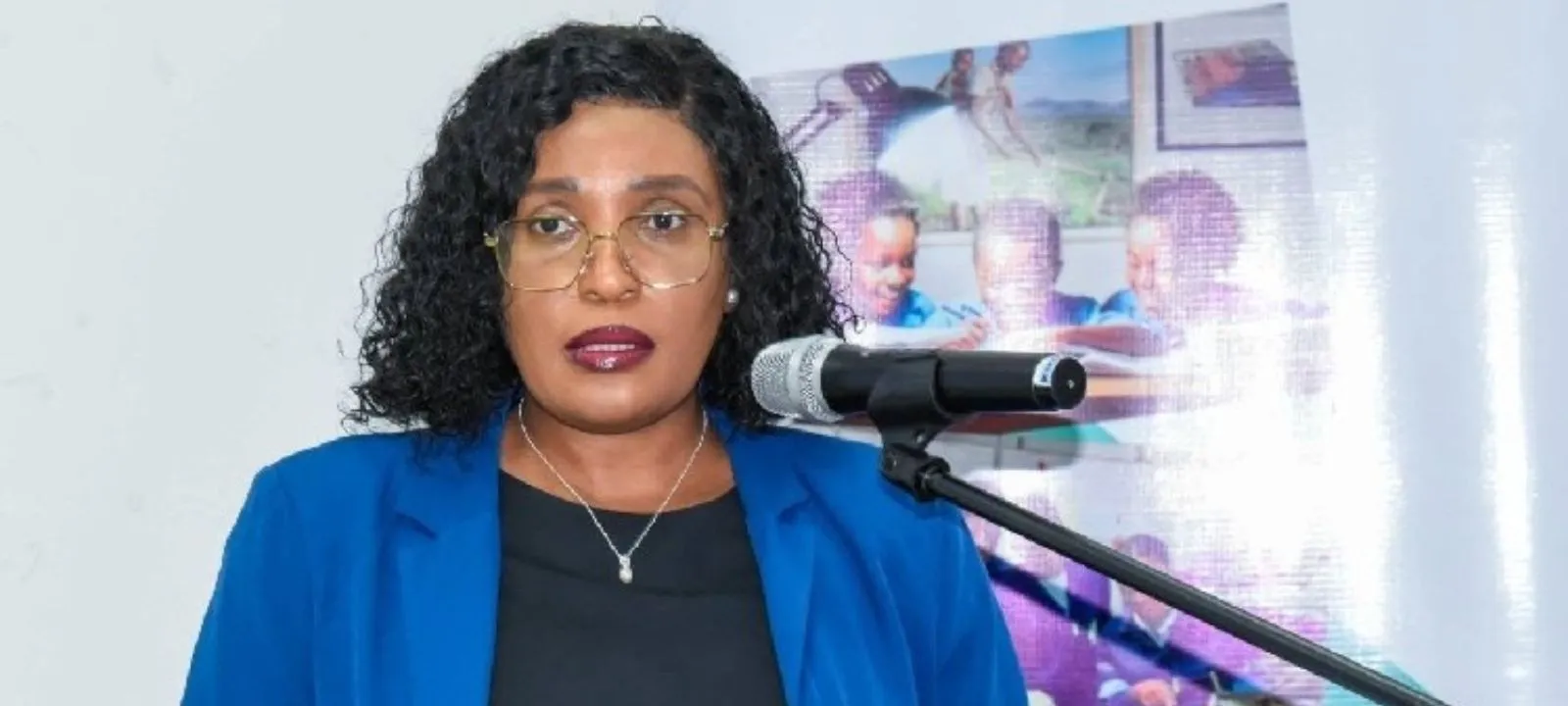 Ministra da Educação e Cultura, Samaria Tovela, manifestou profunda preocupação com o analfabetismo funcional