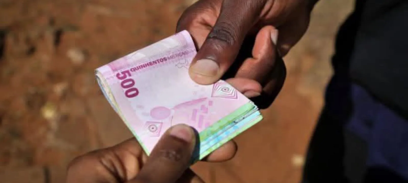 Dinheiro em circulação em Moçambique alcança máximo do ano, indica Banco de Moçambique