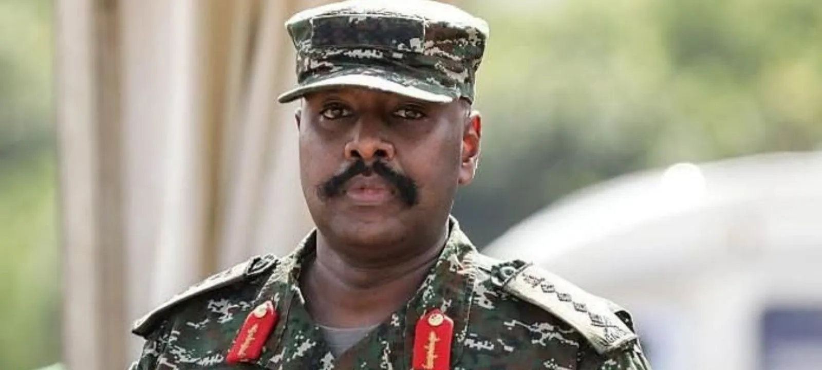 Uganda: General ameaça matar empreiteiros que deixarem buracos nas estradas